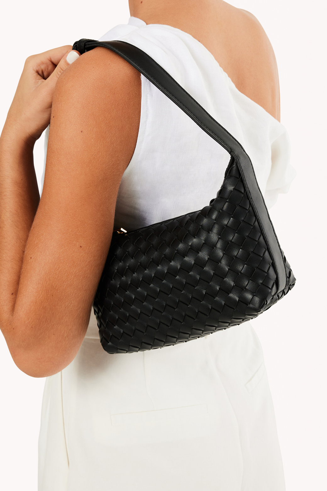 Billini_Isabelle_Handle_Bag_Black.png