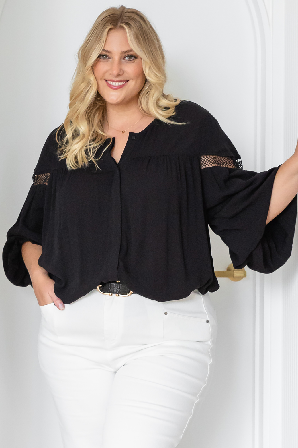 Mia Flowy Top Black